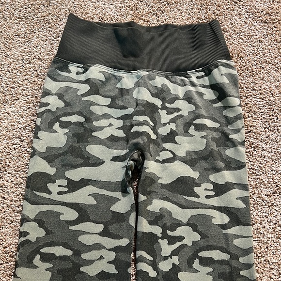VS Pink Sport High-Waisted Camo Seamless Leggings - Picture 4 of 7